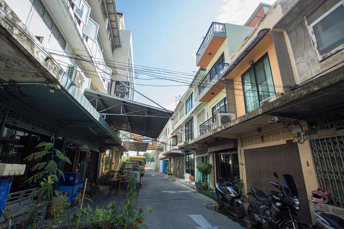 Ghee Gelato House Bed & Breakfast กรุงเทพมหานคร ภายนอก รูปภาพ